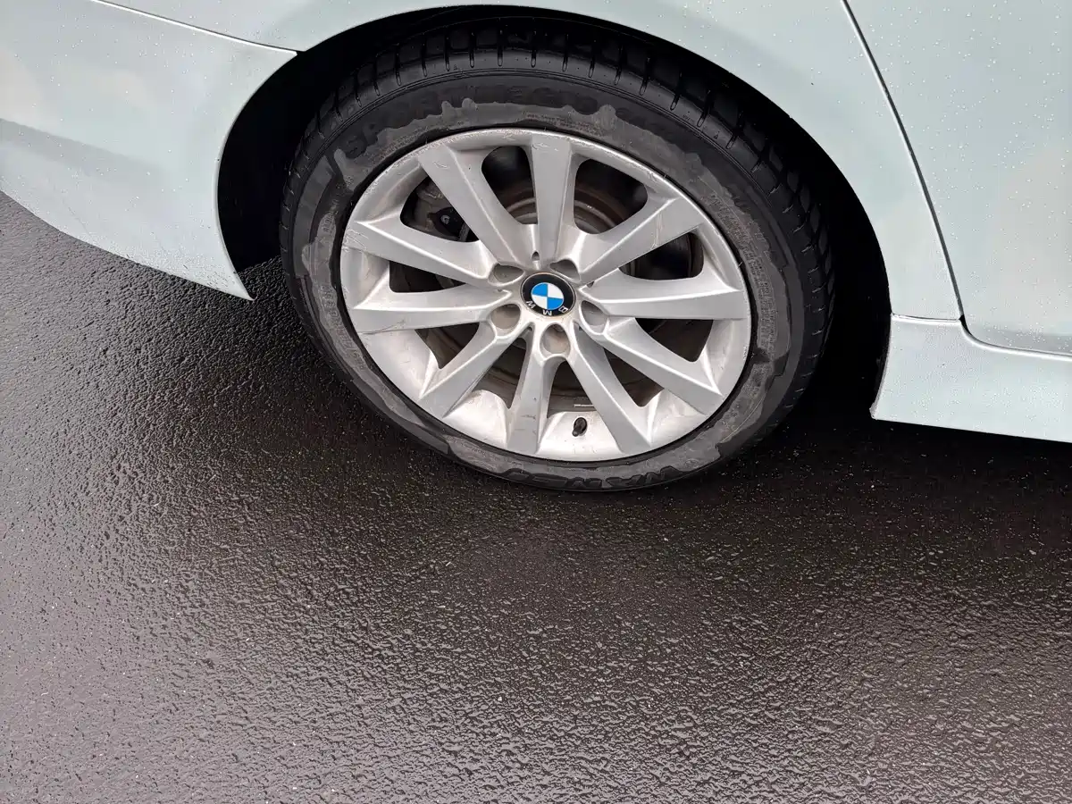 BMW 5 Series 2013 530Li Leadership фото 17