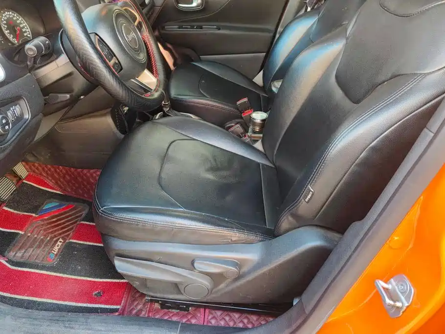 Photo 9 - Jeep Renegade