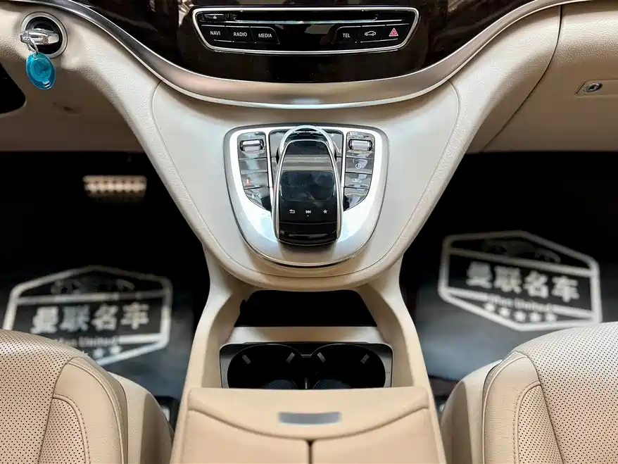 Mercedes-Benz V-Class 2018 V 260 L Premium Long Version China V фото 13