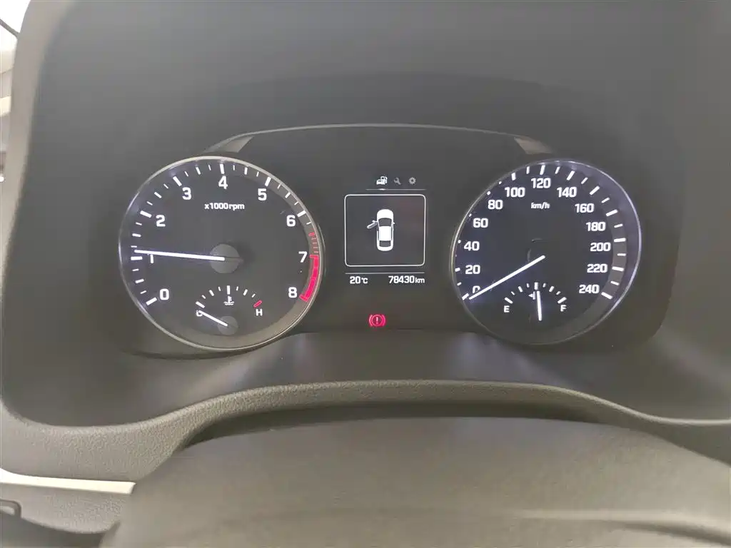 Hyundai Elantra 2016 1.6L Manual Smart·Youth Edition фото 12