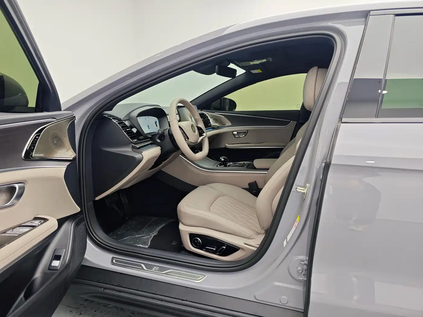 BYD Han 2025 DM-i Smart Driving Edition 125KM LiDAR Flagship фото 5