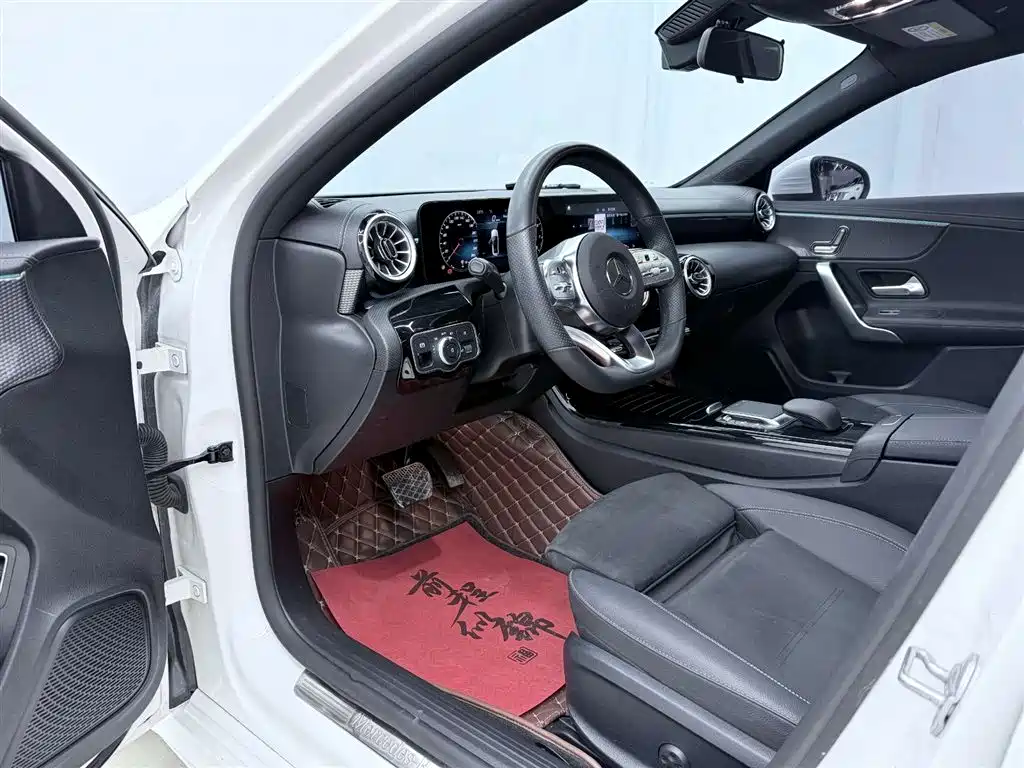 MERCEDES-BENZ A CLASS