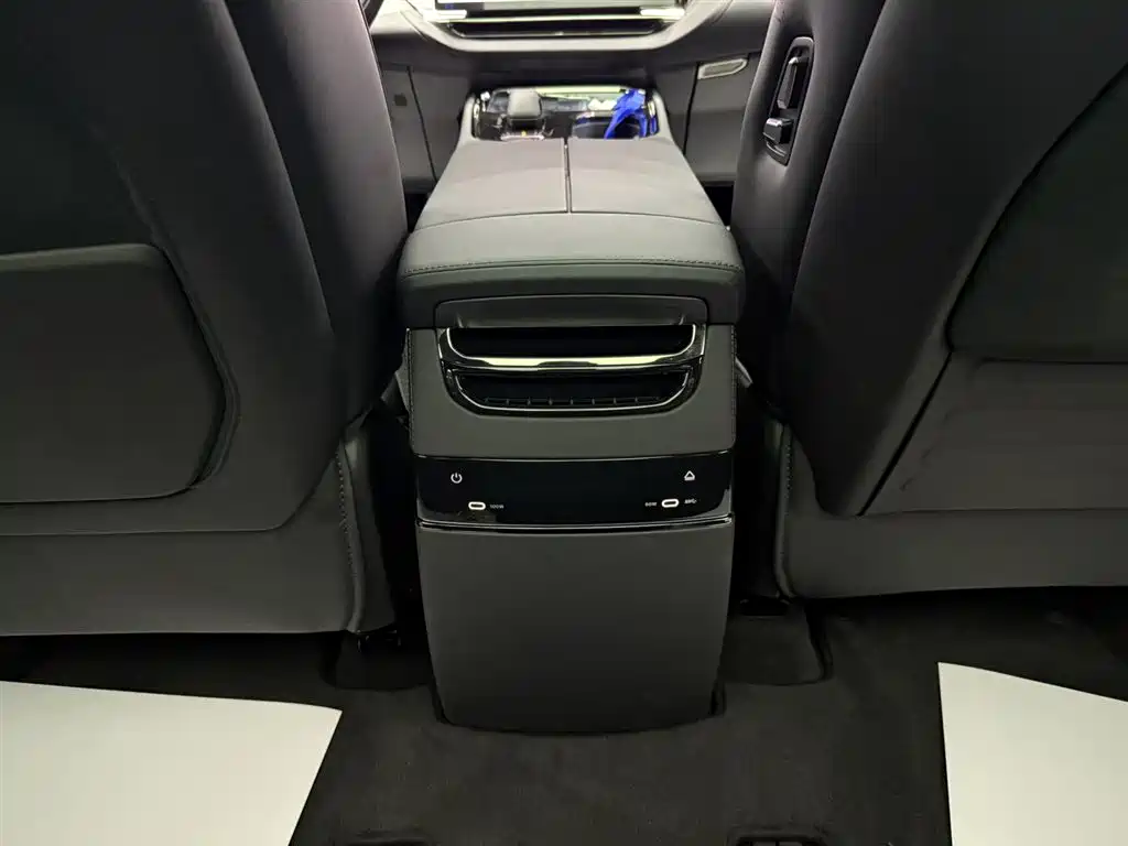 ZEEKR EXTREME KRYPTON 009