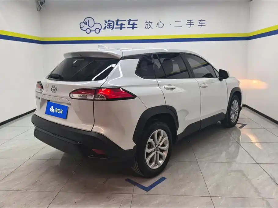 Toyota Frontlander 2022 2.0L CVT Leading Edition фото 3