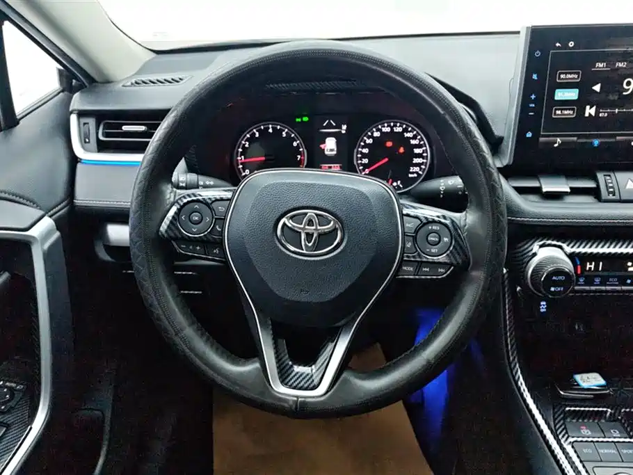Toyota Wildlander 2022 2.0L CVT FWD Luxury PLUS Edition фото 15