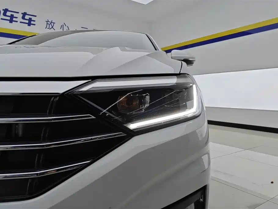 Volkswagen Sagitar 2021 280TSI DSG Surpassing Edition фото 5