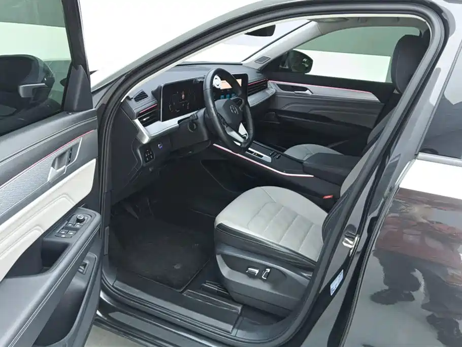 Volkswagen Talagon 2023 330TSI Luxury Touring Edition фото 9