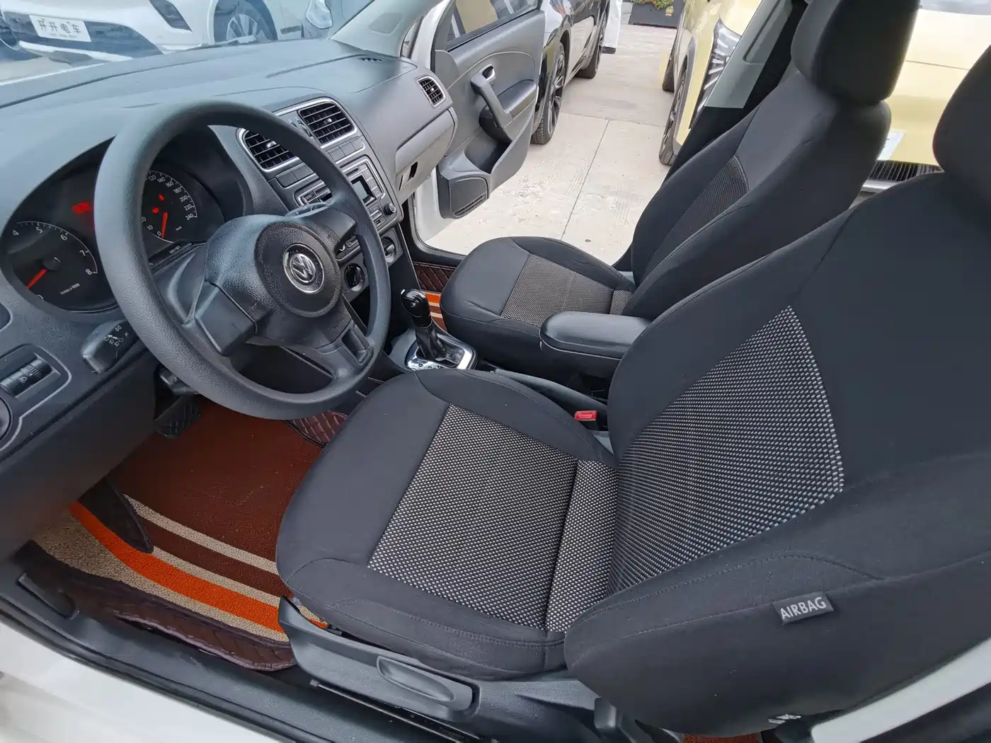 Volkswagen Polo 2014 2013 1.4L Automatic Comfort Edition