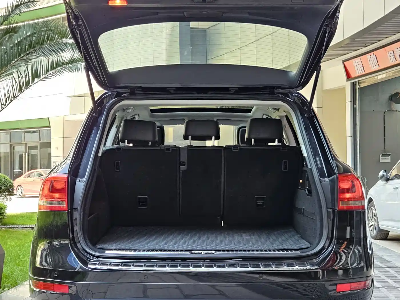 Volkswagen Touareg 2014 3.0TSI New Edge Edition фото 21