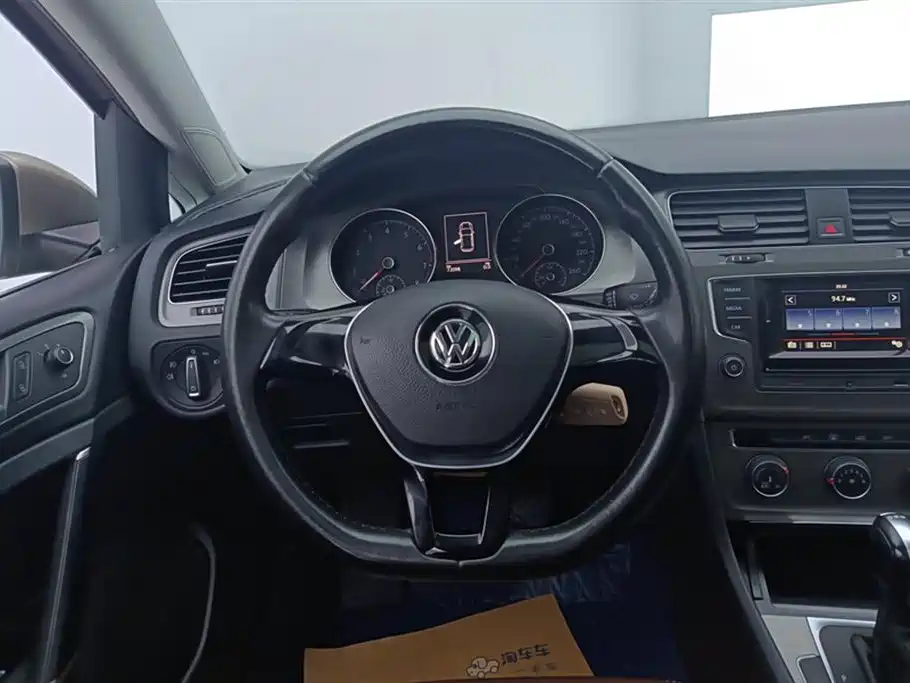 Volkswagen Golf 2016 230TSI Automatic Comfort фото 15