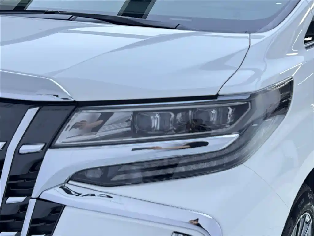 Toyota Alphard 2021 Hybrid 2.5L Luxury фото 6