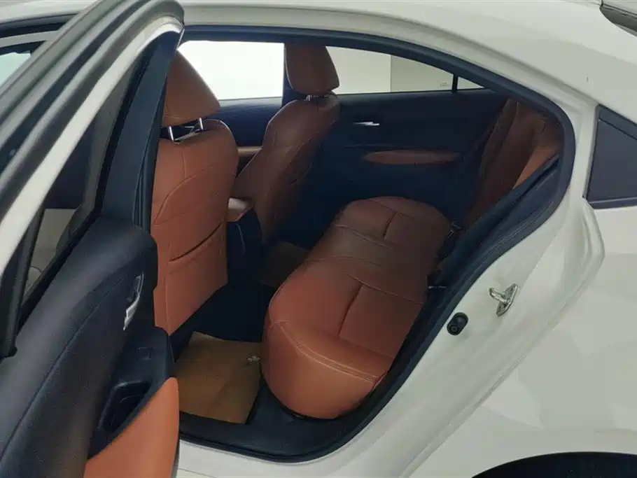Toyota Corolla 2021 1.2T S-CVT Elite PLUS Edition фото 11
