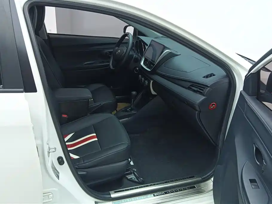 Toyota Vios FS 2017 1.5L CVT Fengchi Edition фото 8