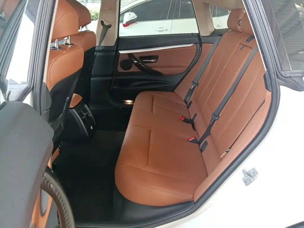 Photo 17 - BMW 3 Series GT