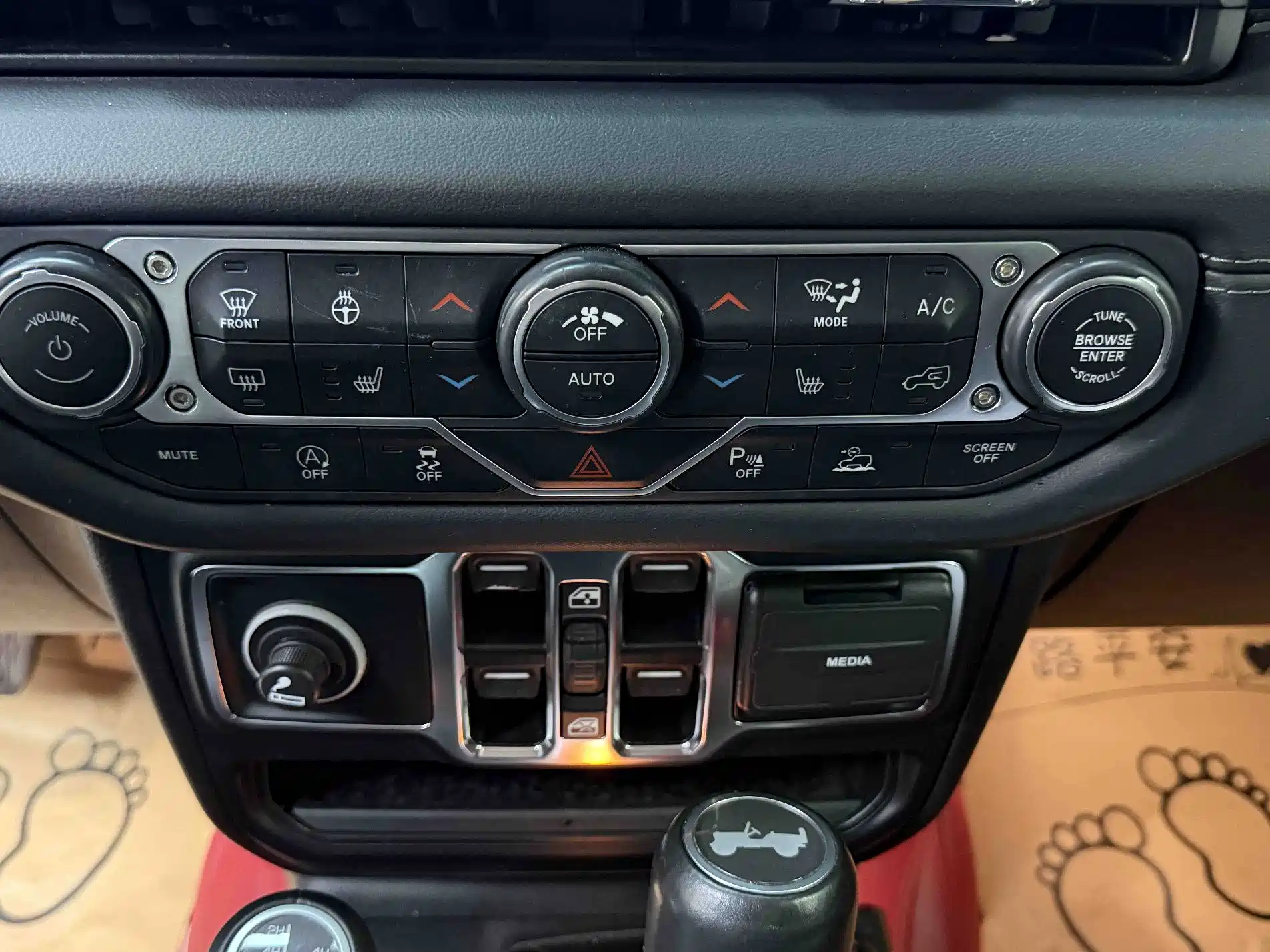 Фото 8 - Jeep Wrangler