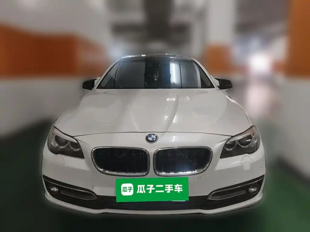 Photo 3 - BMW 5 Series (Import)
