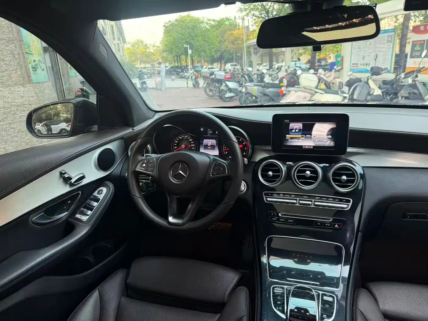 Mercedes-Benz GLC 2017 GLC 200 4MATIC фото 4