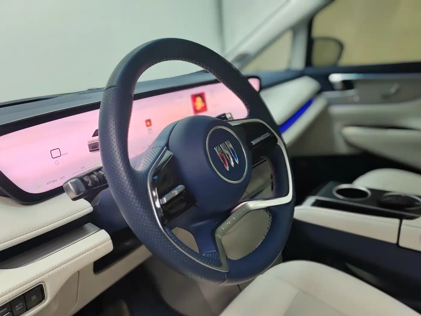 BUICK GL8 NEW ENERGY