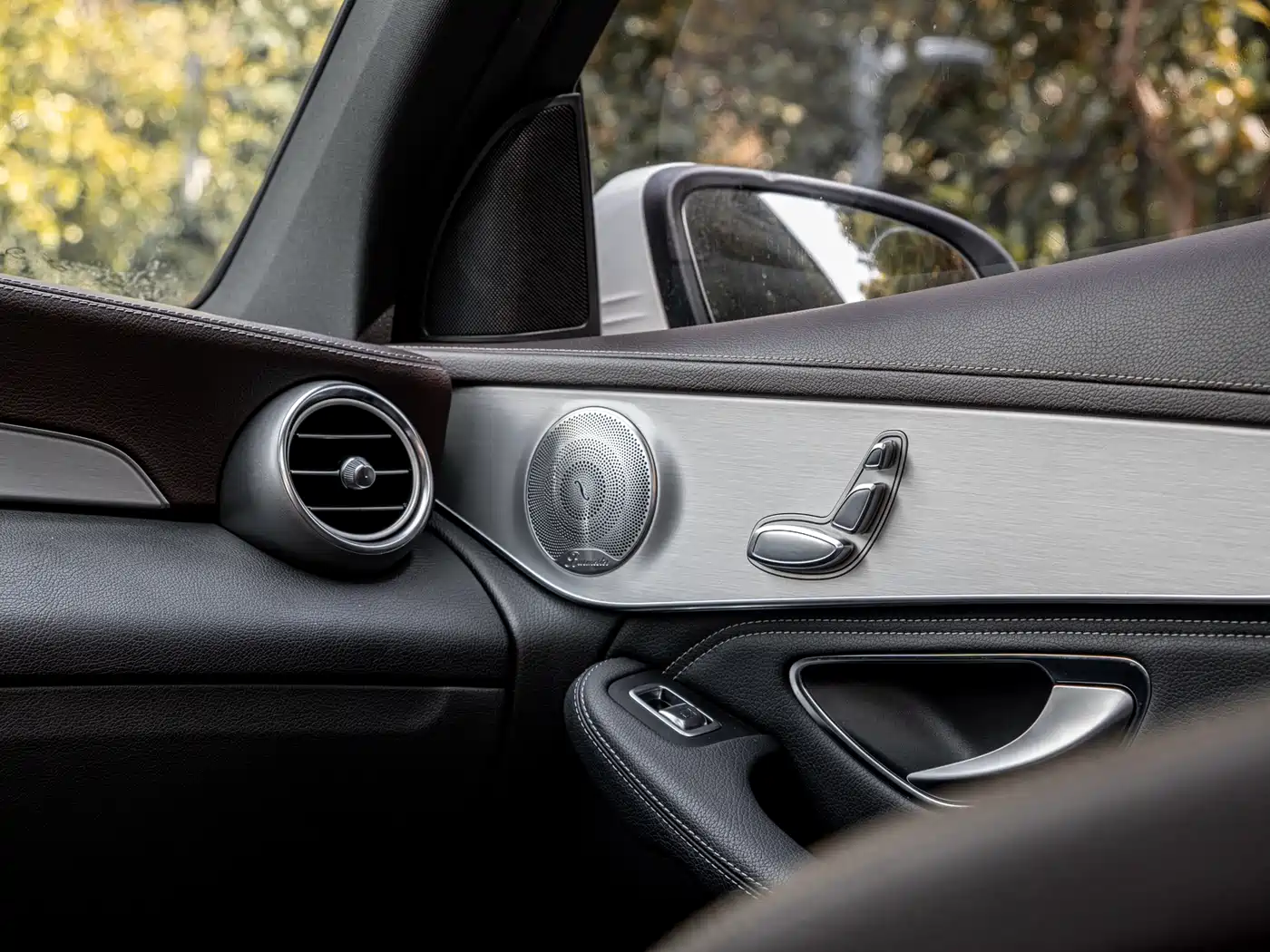 Mercedes-Benz GLC 2017 GLC 200 4MATIC фото 11