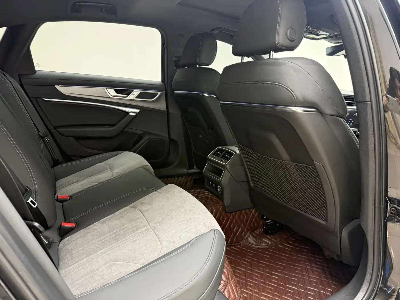 Audi A6L 2024 40 TFSI Luxury Dynamic фото 16