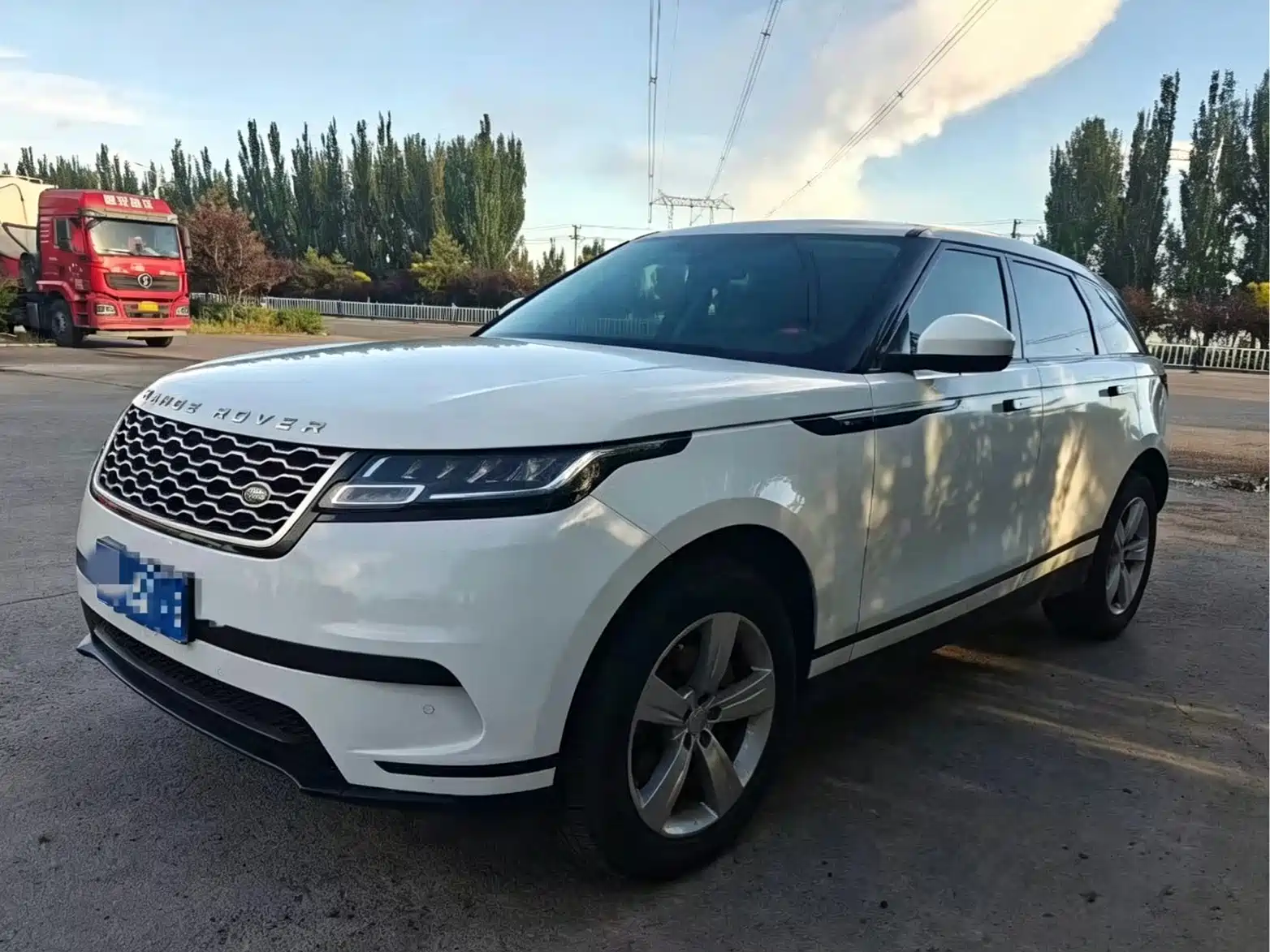 Фото 2 - Land Rover Range Rover Velar