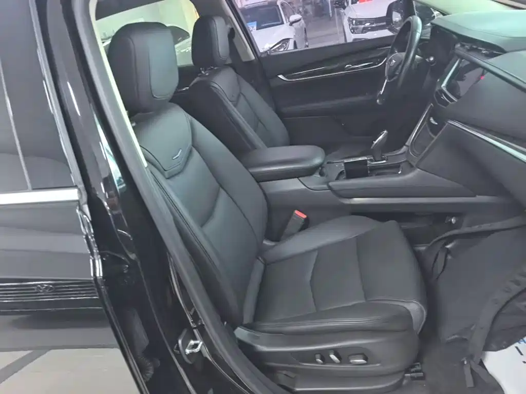 Cadillac XT5 2016 2016 28T AWD Luxury Model