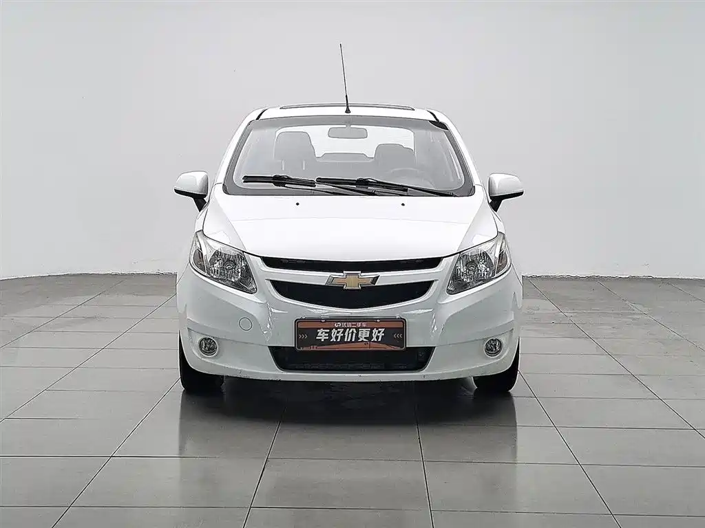 Chevrolet Sail 2013 Sedan 1.4L Manual Premium Happiness Edition фото 3