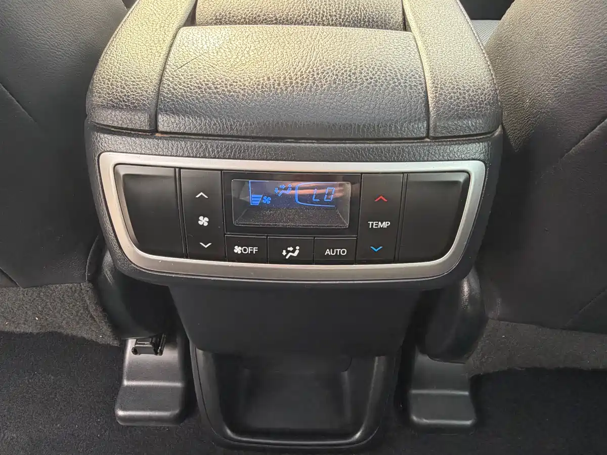 Toyota Highlander 2015 2.0T AWD Luxury Edition 7-seater фото 19
