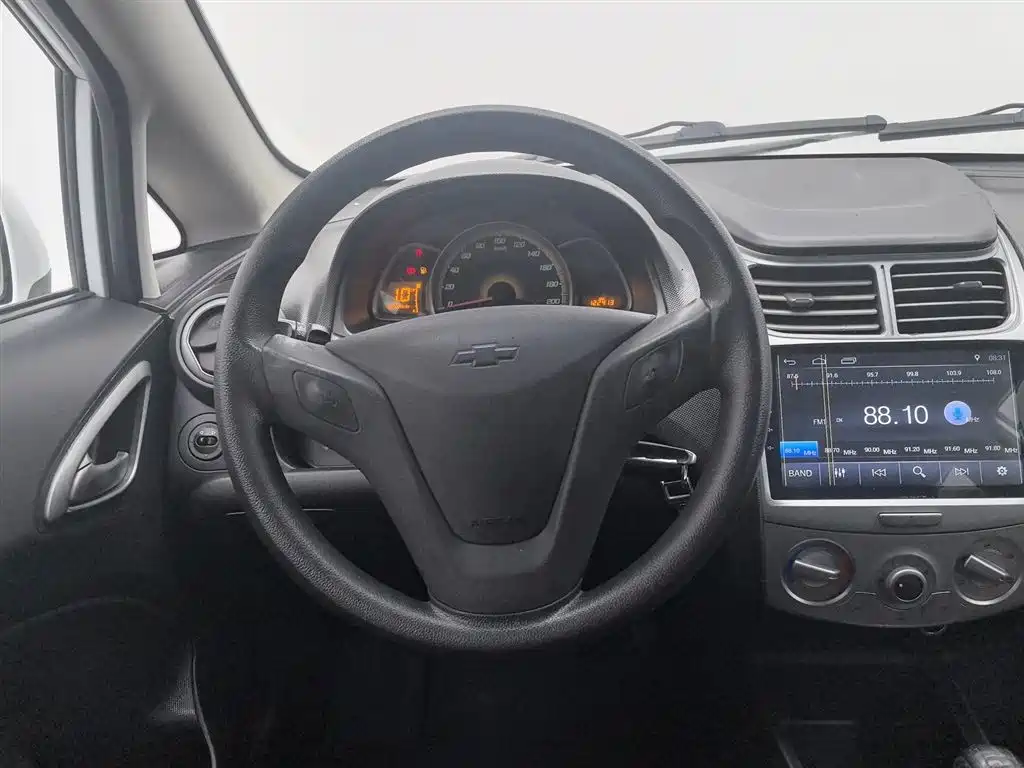 Chevrolet Sail 2013 Sedan 1.4L Manual Premium Happiness Edition фото 11