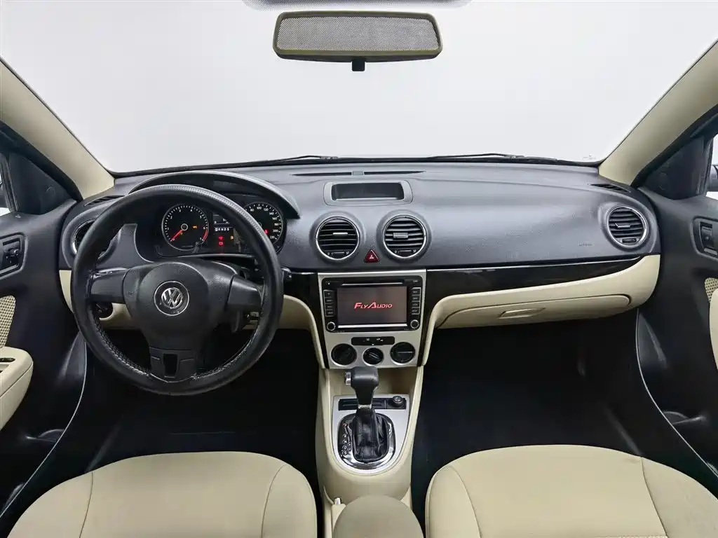 Volkswagen Lavida 2011 1.6L Automatic Leisure Edition фото 5