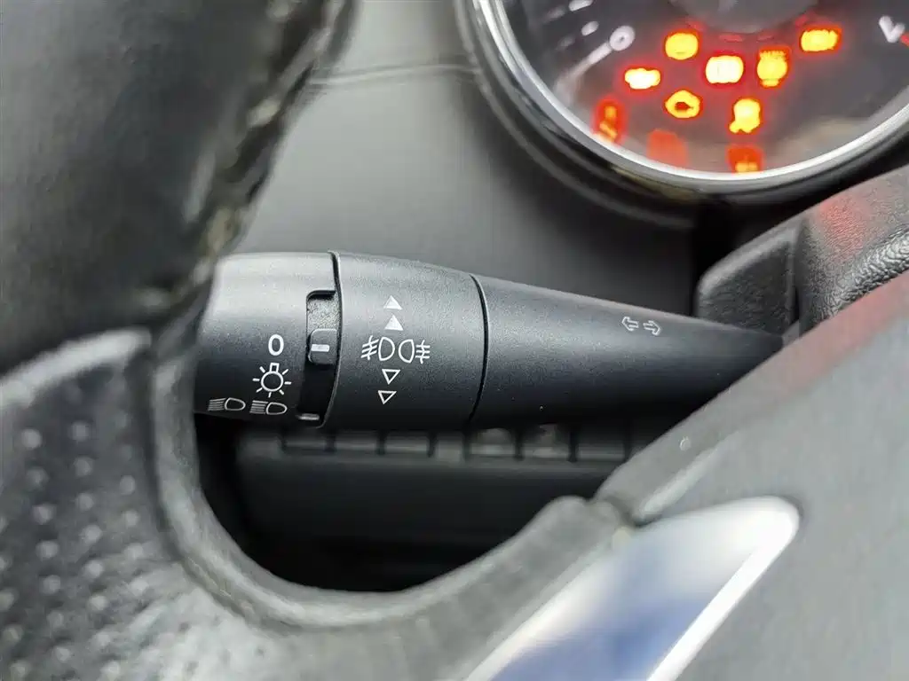 Peugeot 3008 2013 2.0L Automatic Trend Edition фото 21
