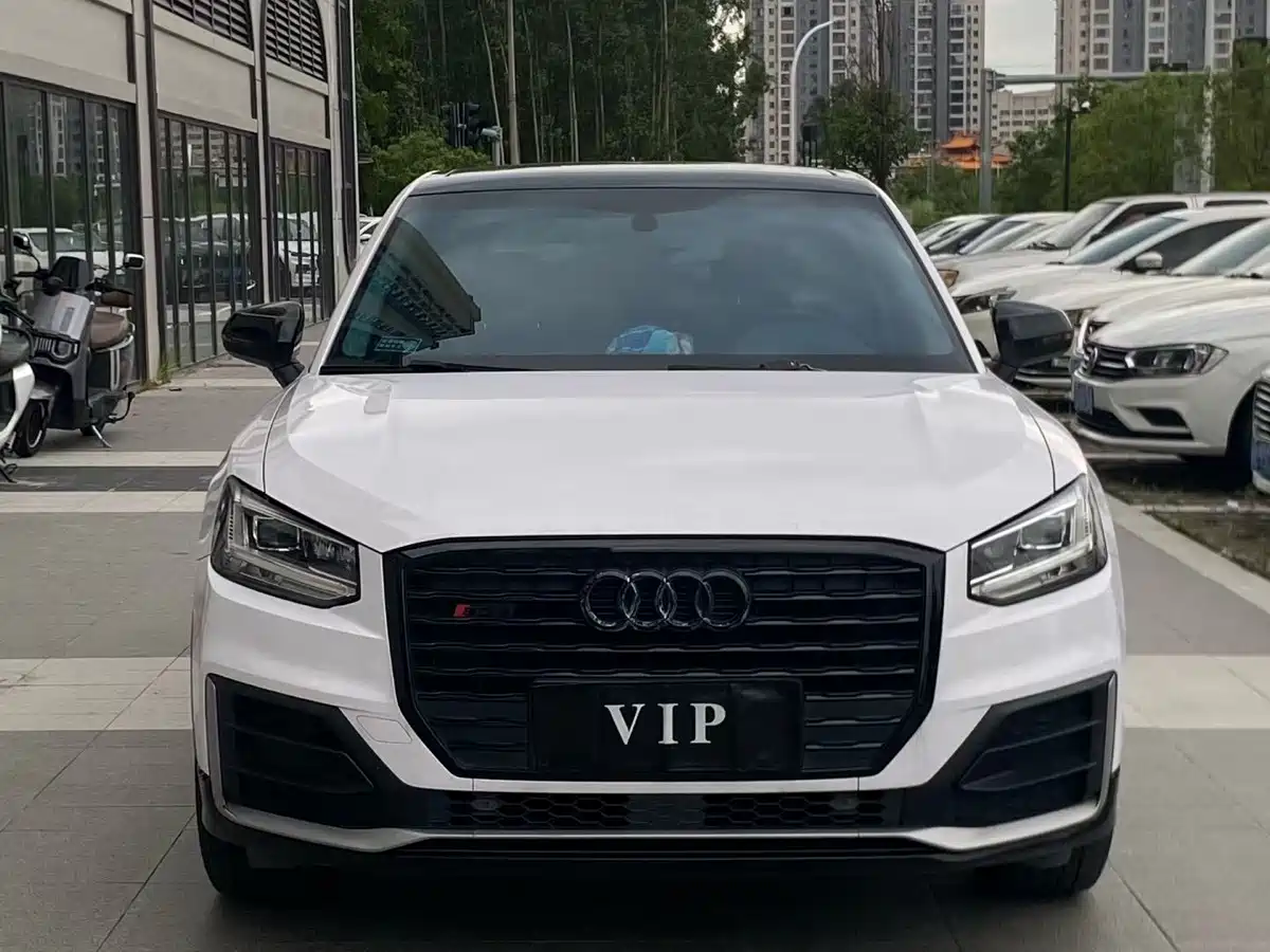 Фото 2 - Audi Q2L