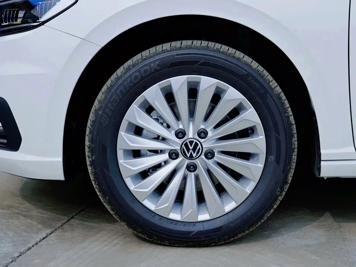 Фото 9 - Volkswagen Lavida