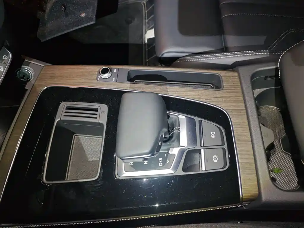 Audi Q5L 2022 Facelift 45T Premium Dynamic фото 11