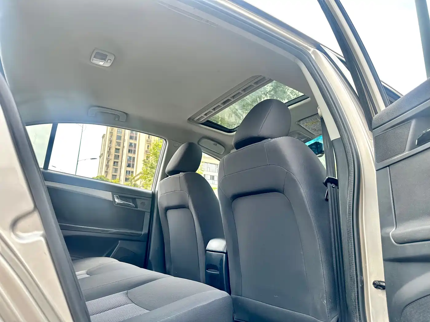 Roewe 350 2016 2015 Model 1.5L Manual Luxury Sunroof Edition