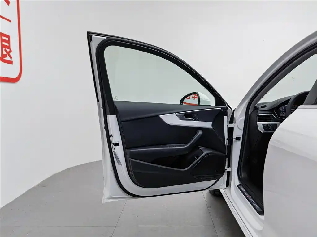Audi A4L 2020 40 TFSI Luxury Dynamic фото 8