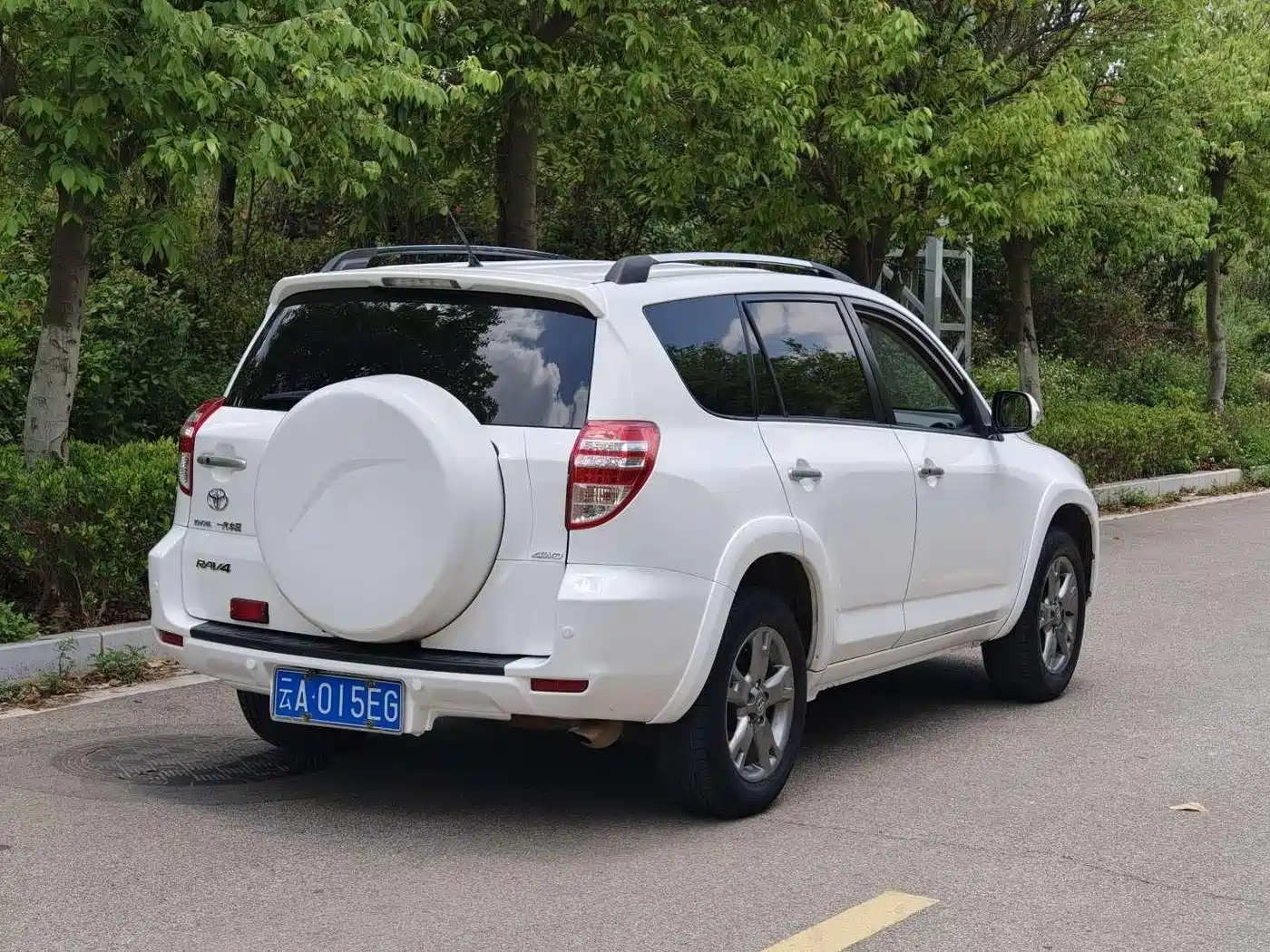 Photo 6 - Toyota RAV4 Rongfang