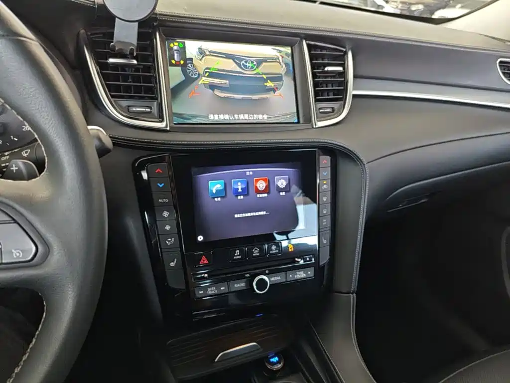 Photo 13 - Infiniti QX50