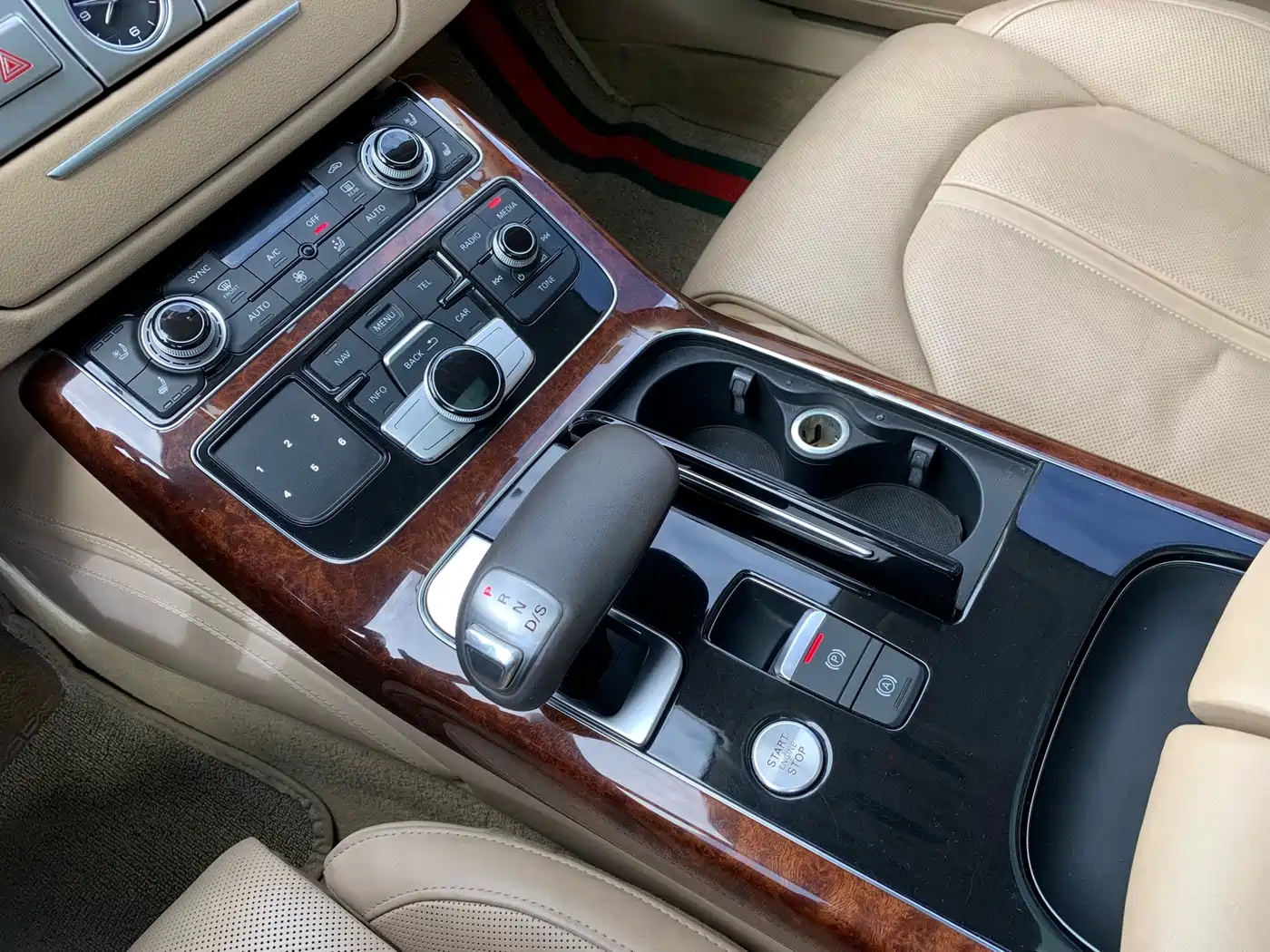 Audi A8 2013 A8L 50 TFSI quattro Luxury фото 20
