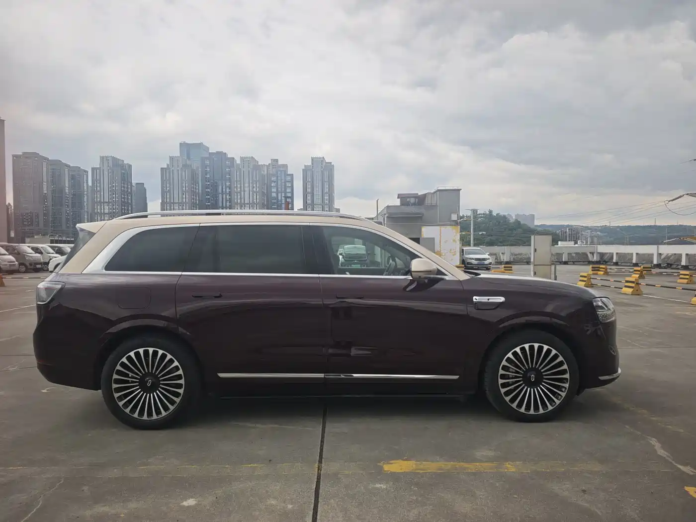AITO Wenjie AITO M9 2025 Extended Range Ultra 52kWh 5-Seater фото 4