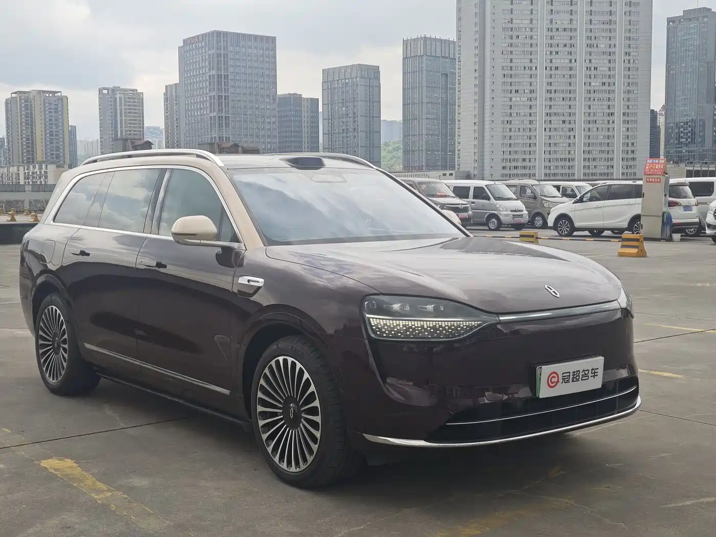 AITO Wenjie AITO M9 2025 Extended Range Ultra 52kWh 5-Seater фото 3