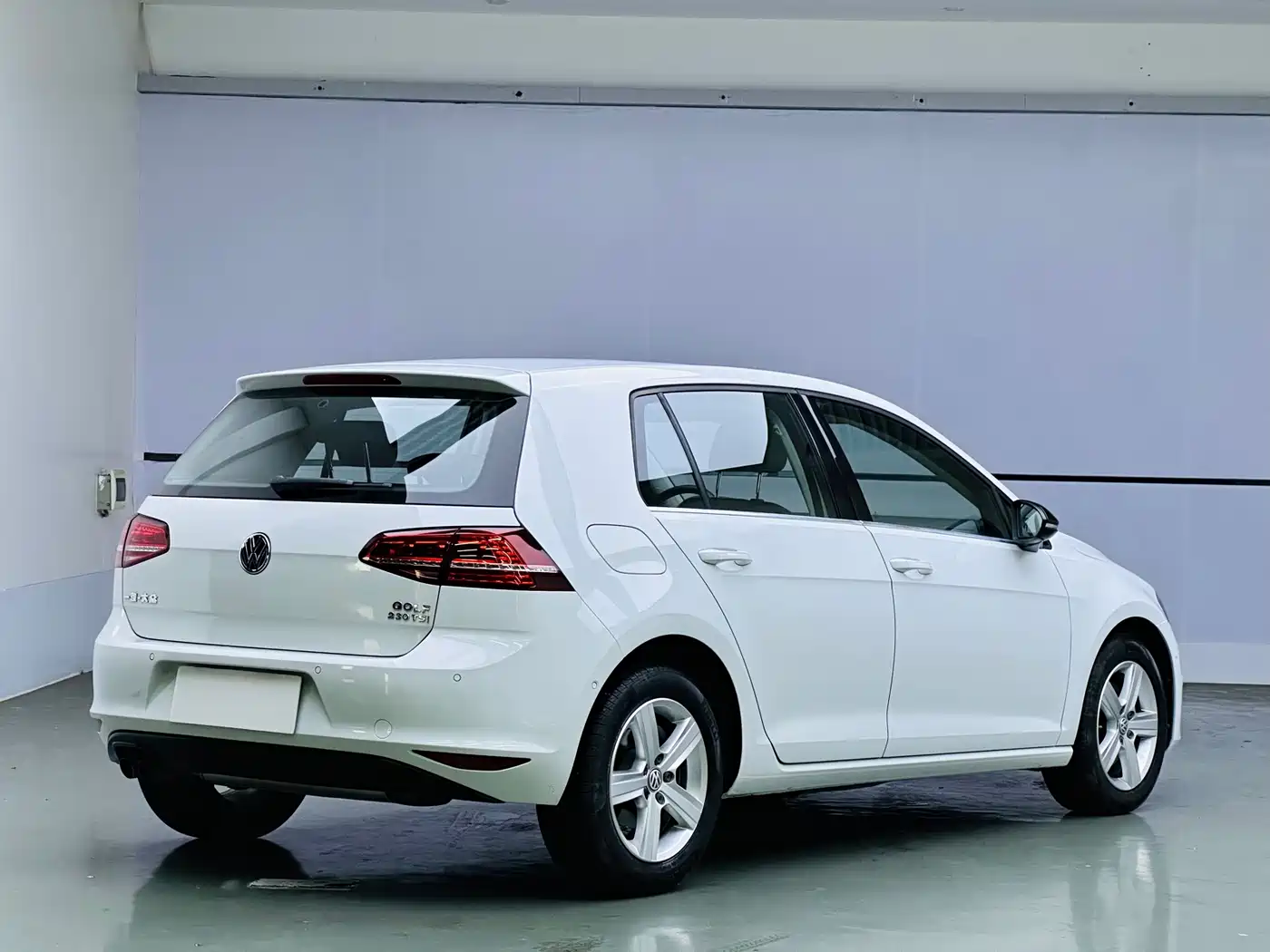 Volkswagen Golf 2017 230TSI Auto Luxury Millionth Anniversary Edition фото 6