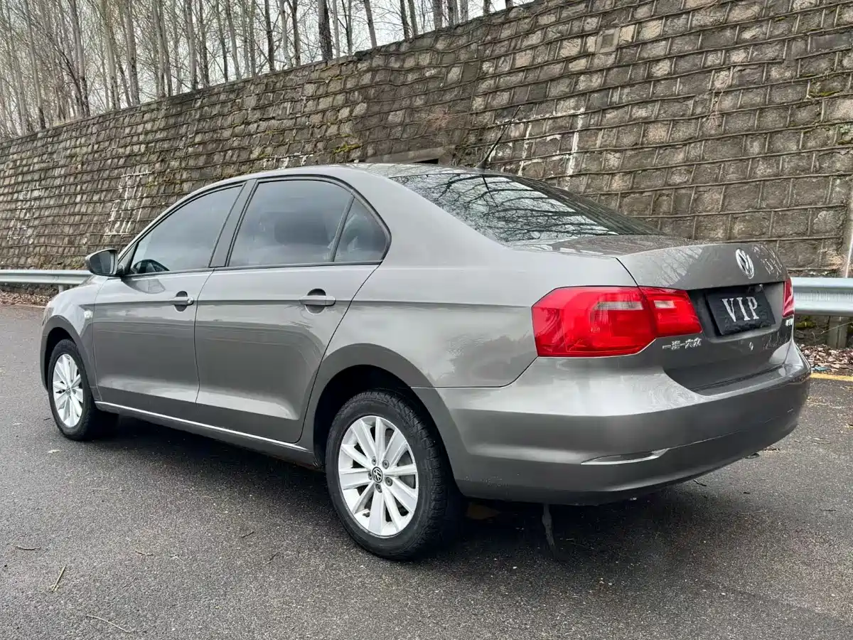Volkswagen Jetta 2013 1.6L Manual Fashion фото 7