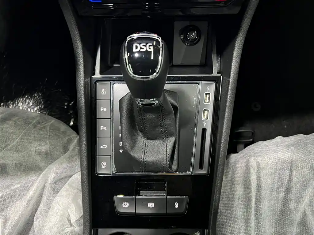 Škoda Superb 2025 Model TSI280 DSG Premium Edition фото 14