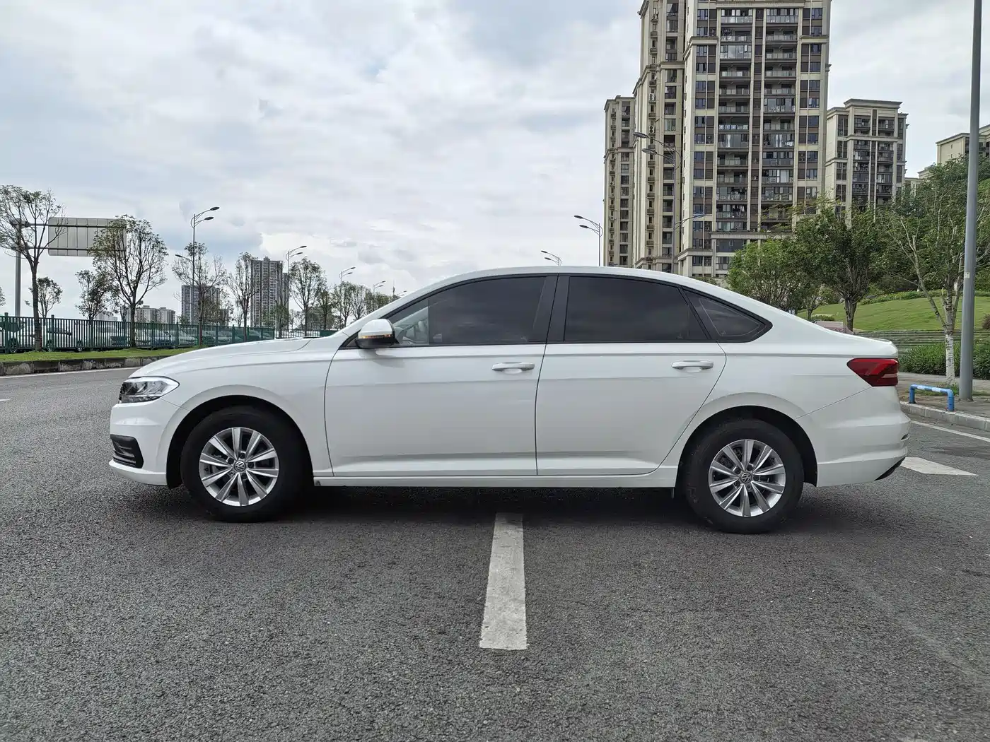 Volkswagen Lavida 2019 1.5L Automatic Trend Edition China VI фото 4