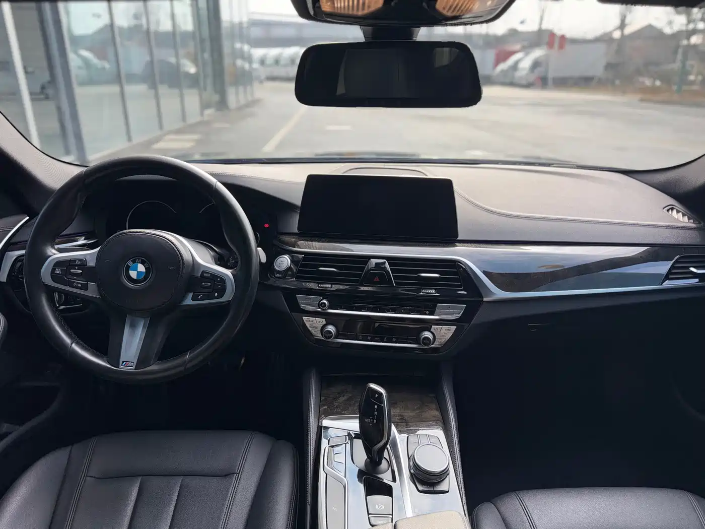 BMW 5 Series 2018 525Li M Sport Package фото 10