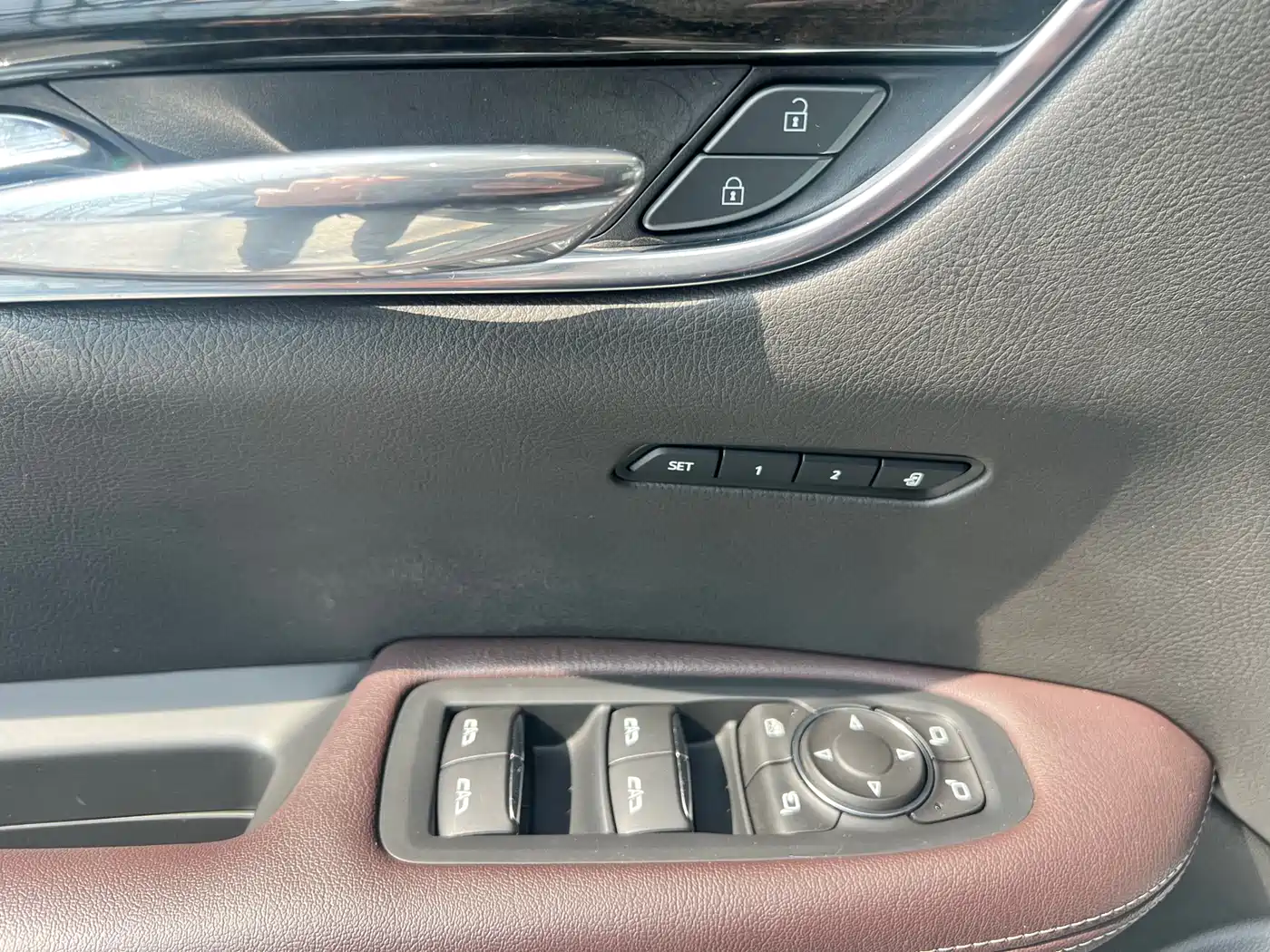 Cadillac XT6 2022 2.0T 6-Seater 2WD Luxury Edition фото 24