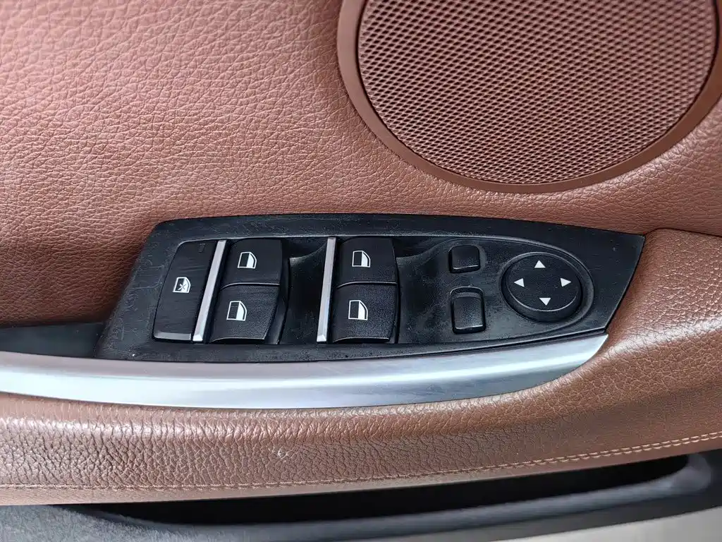 Photo 9 - BMW 5 Series GT