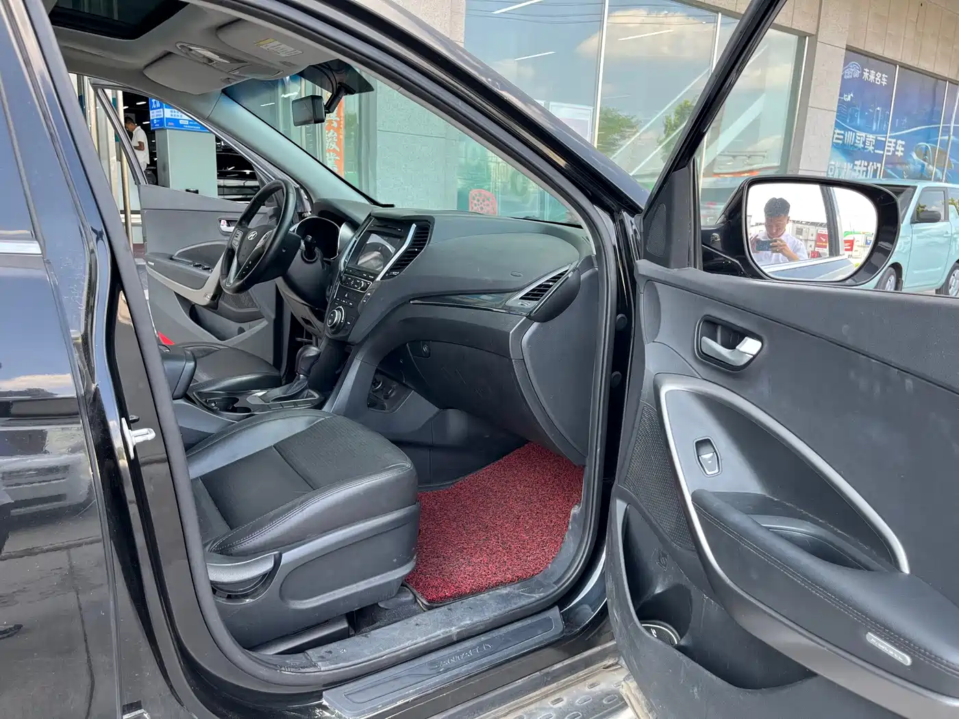 Hyundai Santa Fe 2014 2013 Model 2.4L Automatic 2WD Smart