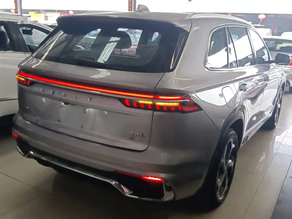 Фото 7 - Geely Monjaro